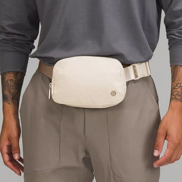 LULULEMON Everywhere Belt Bag White 142152300 Crossbody Fanny pack Classic NEW! - Picture 9 of 11